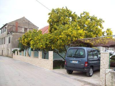 Nevidane House | House on the island of Pasman