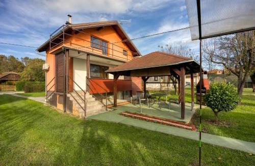 Kraljevec na Sutli House | House Pepica With Hot Tub - Happy Rentals