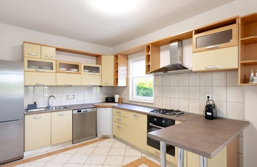 Ljubac House | House Rose with Garden and Pool - Three Bedroom House