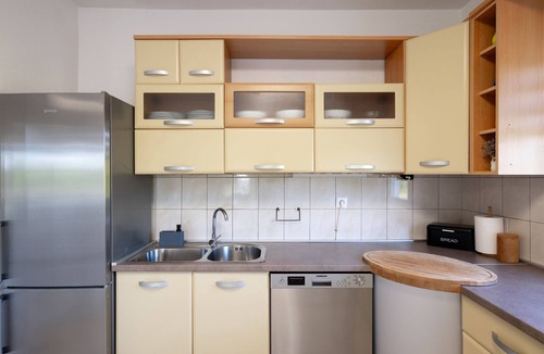 Ljubac House | House Rose with Garden and Pool - Three Bedroom House