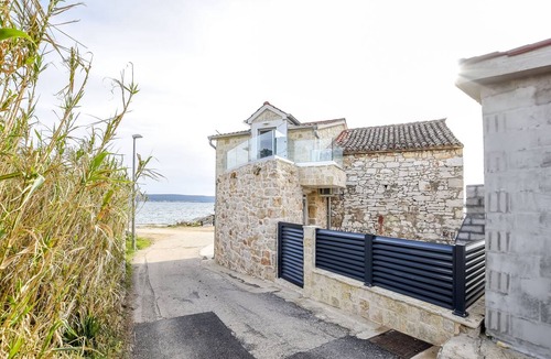 Dobropoljana House | House Sea Stone (99651-K1) - Dobropoljana