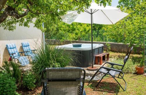Srijane House | House Tamy - with jacuzzi