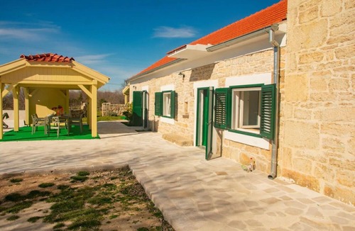 Oklaj House | House Villa Karaga (11178-K1) - Oklaj