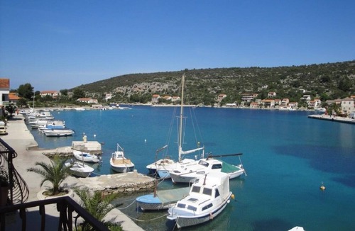 Veliki Drvenik Apartment | Apartment Niki - 5m from the sea: A1-Mande (3+1) - Drvenik Veli (Island Drvenik Veli), Riviera