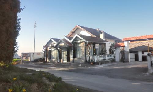Kutina House | Idyllic House in Kutina with Enclosed Garden