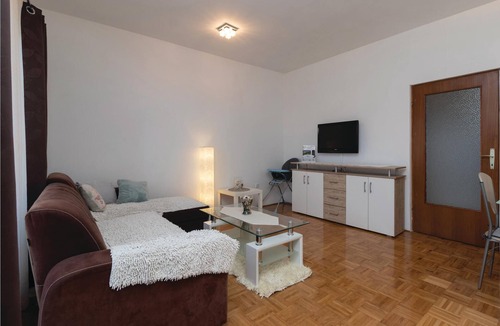 Crno Apartment | In a quieter part of Zadar awaits you this apartment, which offers everything you need for a carefre