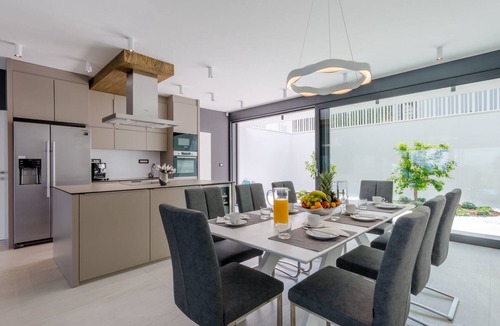 Sutivan House | in Sutivan mit Privatem Pool by Interhome