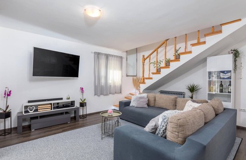 Smoljanci House | In the heart of Istria, in the small rural village Smoljanci, stands this beautiful vacation home.