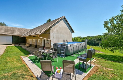 Medimurje House | In the north of Croatia welcomes you this cozy vacation home with pool.