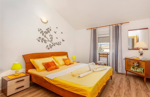 Polje Apartment | In this beautiful house on the 1st floor is tastefully furnished apartment CKK724 with minimum ceili