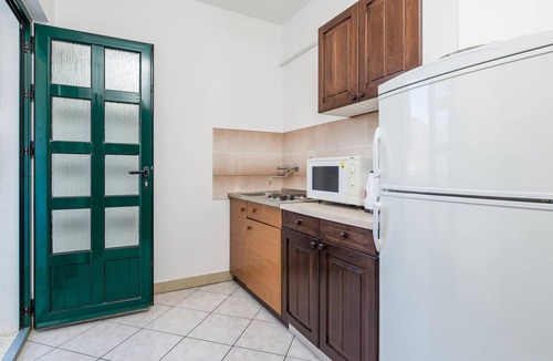Supetarska Draga Apartment | Inviting vacation apartment on the island of Rab for a nice family vacation.