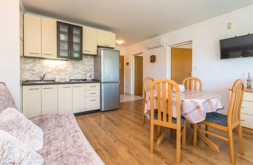 Banj Apartment | Inviting vacation apartment right by the sea for a wonderful vacation.