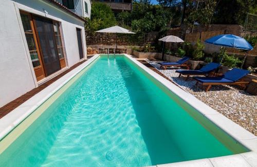 Prvic Luka Villa | Island home Servantesa