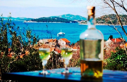 Sibenik Cottage | Island house Oh La La Zlarin! A CAR IS NOT NEEDED ON THIS QUIET, TINY ISLAND