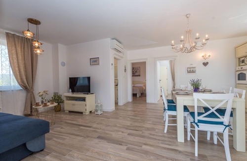 Dragove House | "Ivana" mit Blick auf das Wasser by Interhome