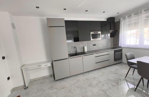 Rovinjsko Selo Apartment | Ivana's Apartments with Amazing Pool Access