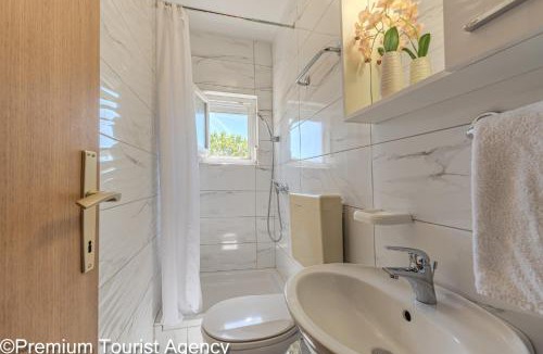 Ljubac Apartment | Ivans Garden Retreat