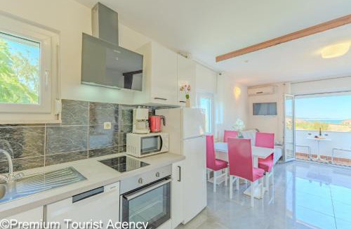 Ljubac Apartment | Ivans Garden Retreat