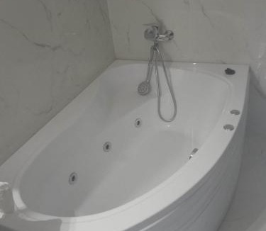 Sacele Apartment | Izabella Guest House
