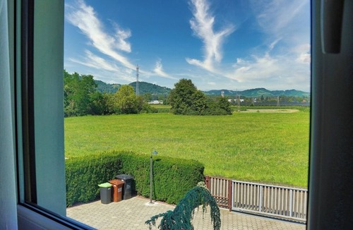 Limbus House | Jacuzzi, BBQ and EV Charger | 5BR Villa with Garden