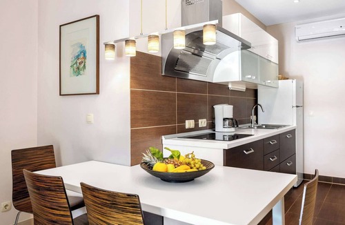 Banjol Apartment | Jacuzzi Retreat in Banjol