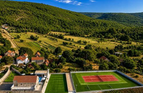 Businci House | James Bond Hideout - Tennis, Football, Spa & Pool