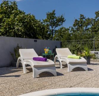 Tugare House | JOVI-relaxing, fenced, private, heated pool & view