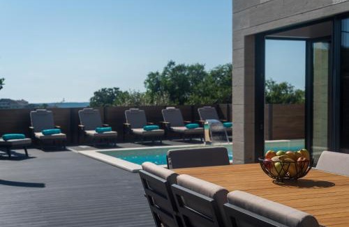 Razanac Villa | Kala