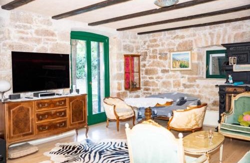 Drnis Villa | Kamena vila Rokovi dvori
