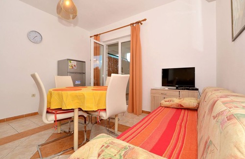Mastrinka Apartment | KATARINA 1 apartment for 4 + 1 people, 2 bedrooms and only 20m from the beach
