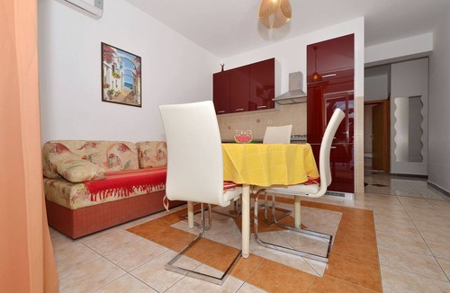 Mastrinka Apartment | KATARINA 1 apartment for 4 + 1 people, 2 bedrooms and only 20m from the beach