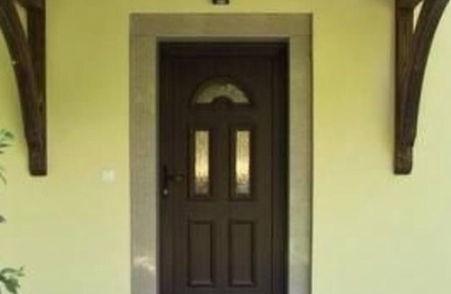 Kranj Apartment | Kleines Haus am Rande des Waldes by Interhome