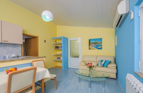 Krizna luka Apartment | Komazin