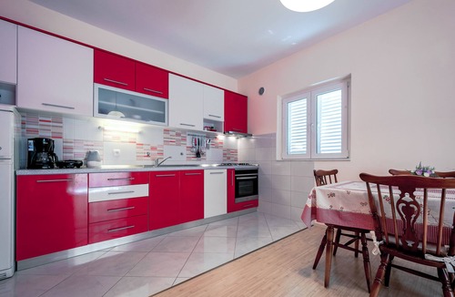 Krizna luka Apartment | Komazin