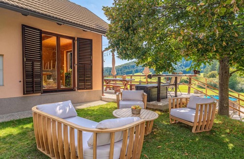 Velike Bloke Ski Chalet | Kraševec Lodge with Garden & Pool, Bloke, Slovenia
