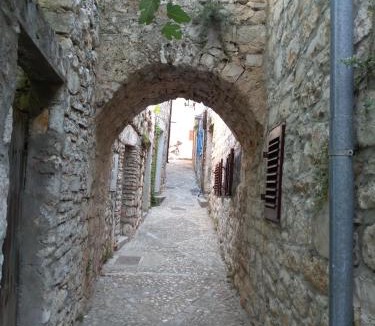 Betina House | Kuća Get
