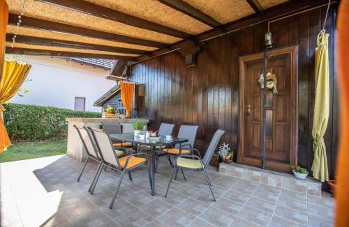 Ogulin House | KućA na obali Jezera Sabljaci.