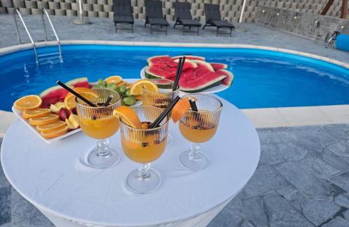 Pusca House | Kuća sa bazenom za odmor i domjenke MARIS