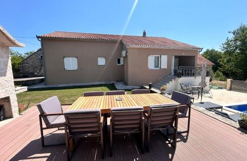 Trilj Villa | Kuća za odmor Aria