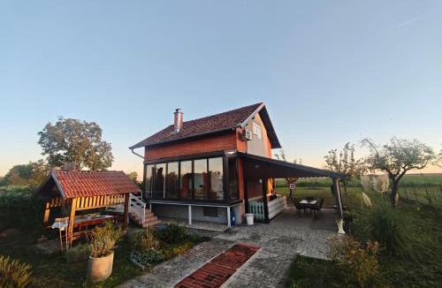Sotin House | Kuća za odmor Bella