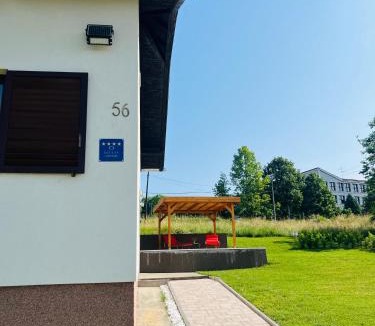 Hrvatska Kostajnica Resort | Kuća za odmor Sedra - jacuzzi & sauna