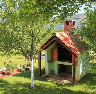 Lovinac House | Kuća za odmor Marija
