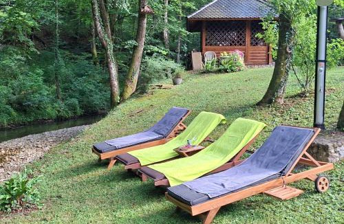 Krasic Villa | Kuća za odmor uz rijeku Slapnica, u Parku prirode Žumberak, finska sauna i jacuzzi