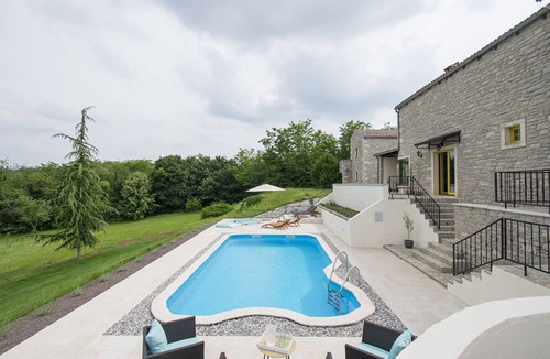 Karojba Villa | La Casa di Kyra, surrounded by greenery in a quiet location with pool and sauna