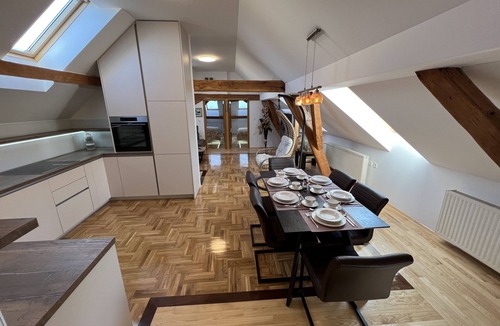 Nasice Apartment | La Luna ⭐ Rustic Deluxe Apartment with Pool & Jacuzzi Bikes and Parking