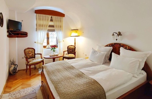 Sighisoara House | La Teo Pensiune si Pivnita