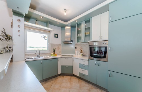 Lovinac Villa | Large 5 bedroom villa with swimming pool, 6 km away from the beach