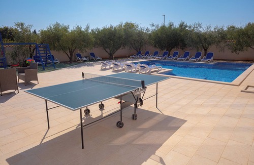 Banjole Villa | Large and spacious villa,20 persons,large 50 m2 pool, whirlpool, billiard,garden