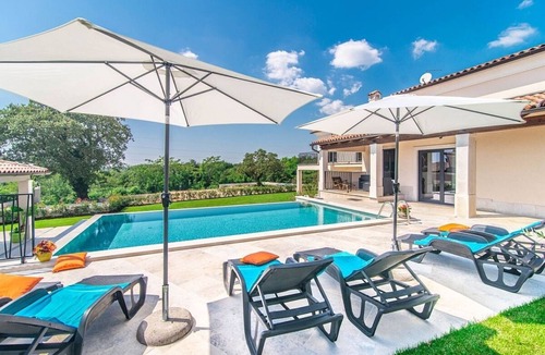 Svetvincenat Villa | Large Split-Level Villa, A/C, Private Pool, Summer Kitchen - A short walk to Medieval Svetvincenat!