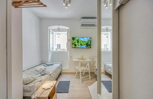 Cove Murtar Hotel | Lasta Lošin Town Rooms - Happy Rentals